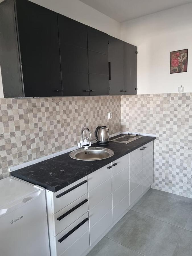 Porta Bus Station Apartment Skopje Exteriör bild