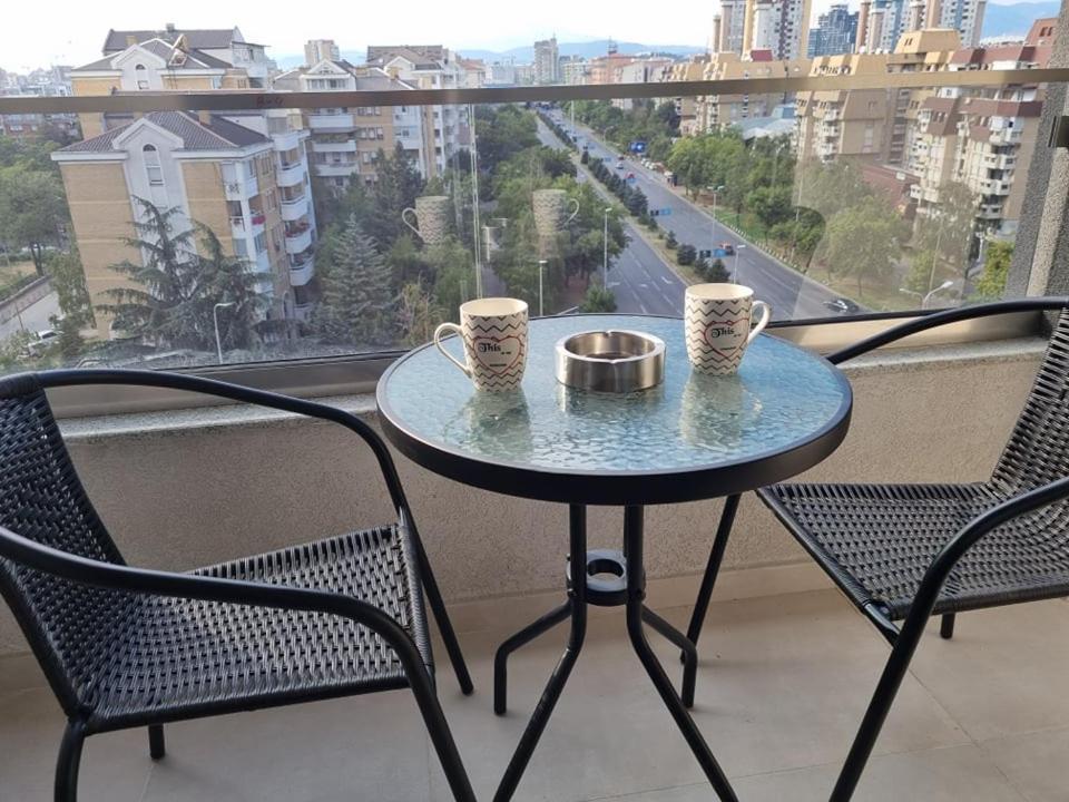 Porta Bus Station Apartment Skopje Exteriör bild